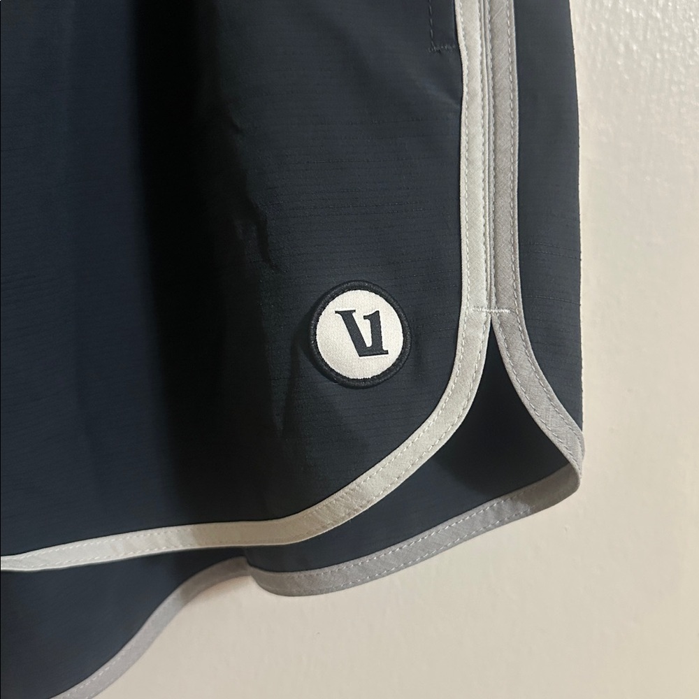 EUC Vuori Women’s Cardiff Shorts XXL - Picture 2 of 4